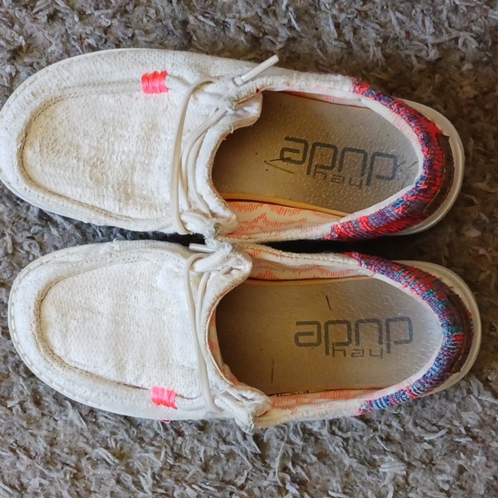 Hey Dudes girls youth size 3